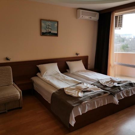 בלצ'יק Paris Hotel מראה חיצוני תמונה