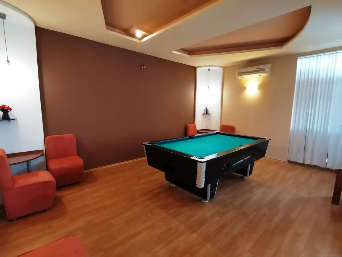 בלצ'יק Paris Hotel מראה חיצוני תמונה