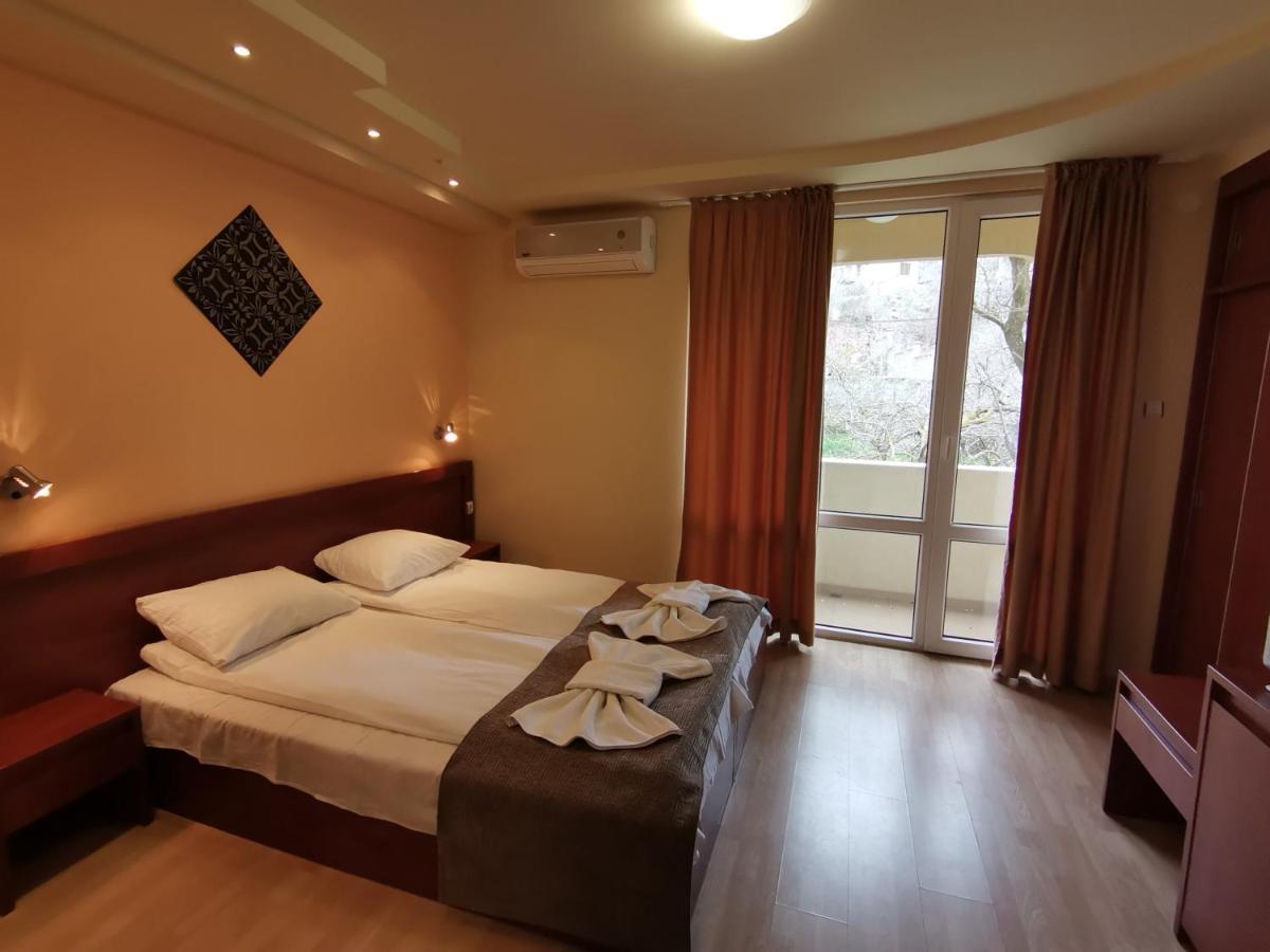 בלצ'יק Paris Hotel מראה חיצוני תמונה