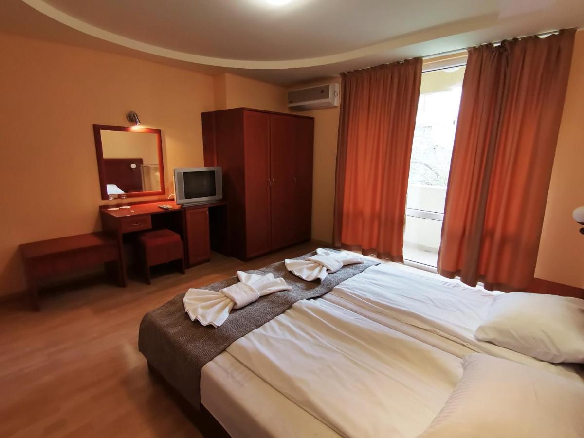 בלצ'יק Paris Hotel מראה חיצוני תמונה