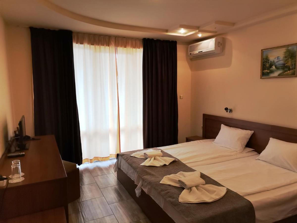 בלצ'יק Paris Hotel מראה חיצוני תמונה