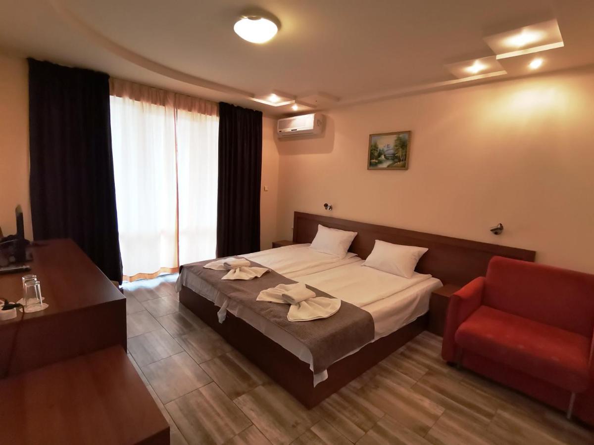 בלצ'יק Paris Hotel מראה חיצוני תמונה