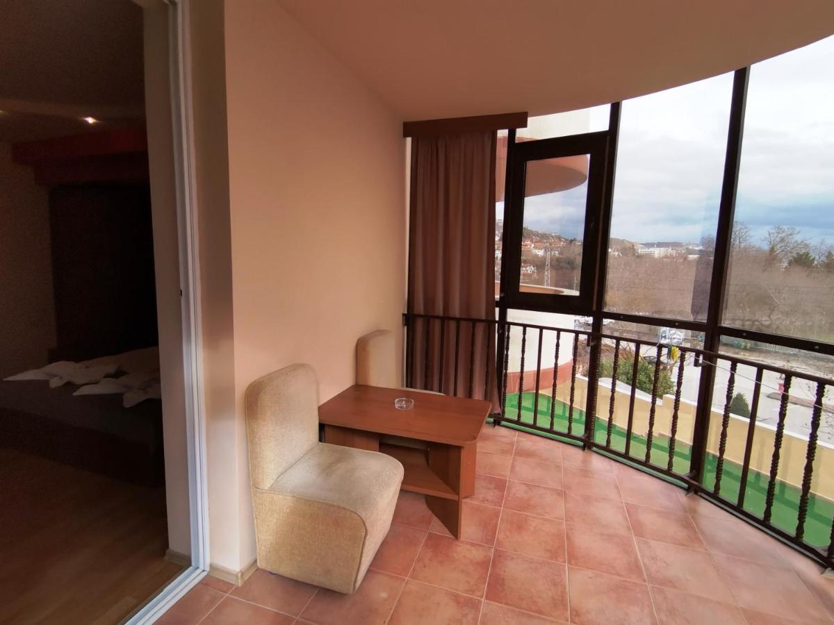 בלצ'יק Paris Hotel מראה חיצוני תמונה