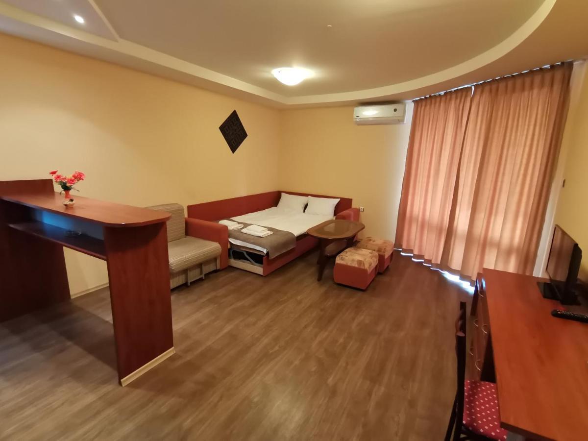 בלצ'יק Paris Hotel מראה חיצוני תמונה