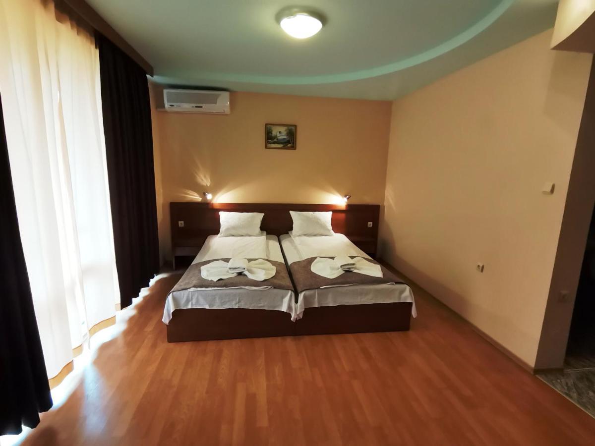בלצ'יק Paris Hotel מראה חיצוני תמונה