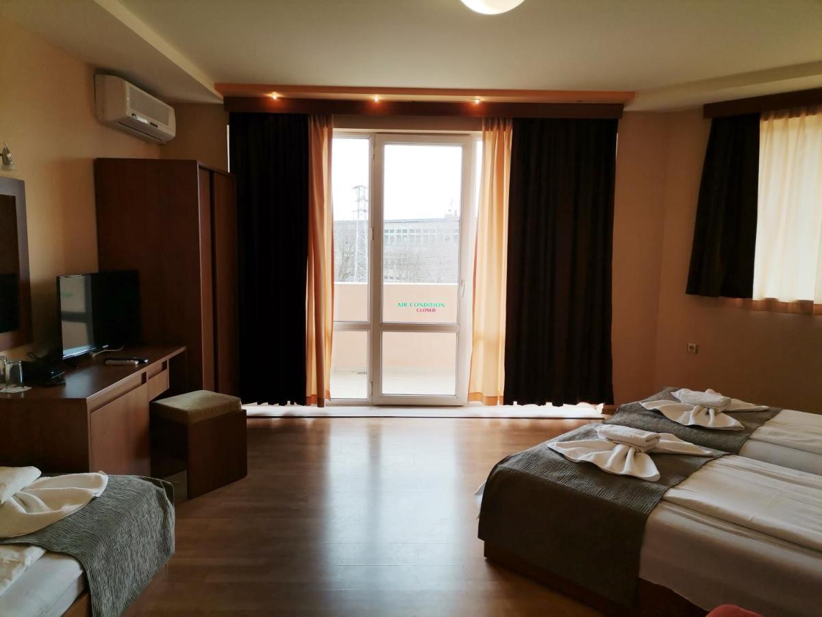 בלצ'יק Paris Hotel מראה חיצוני תמונה