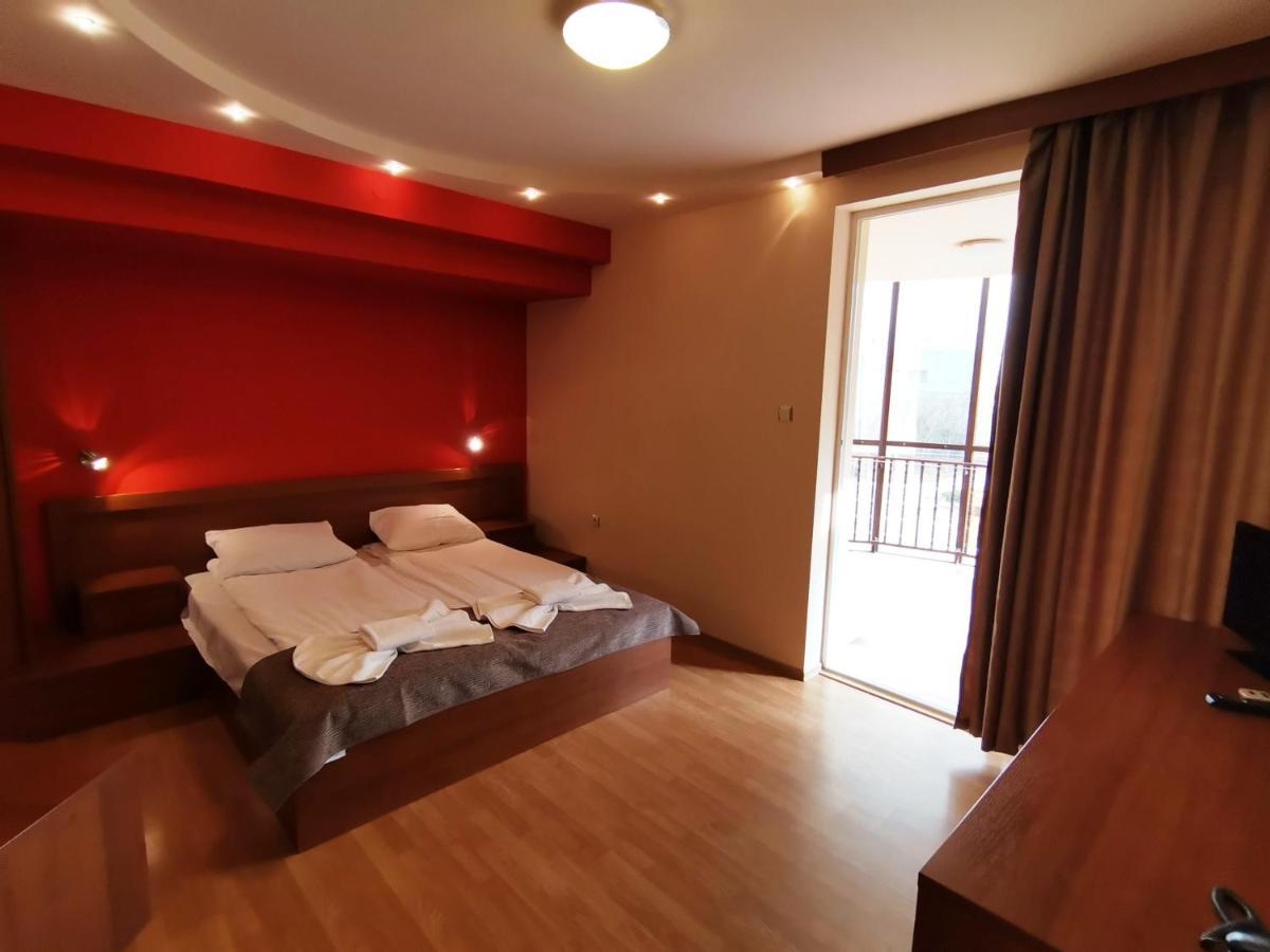 בלצ'יק Paris Hotel מראה חיצוני תמונה