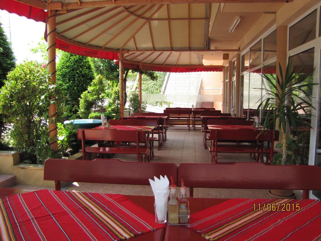 בלצ'יק Paris Hotel מראה חיצוני תמונה