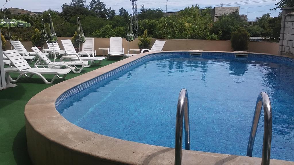 בלצ'יק Paris Hotel מראה חיצוני תמונה
