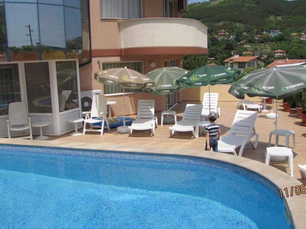 בלצ'יק Paris Hotel מראה חיצוני תמונה