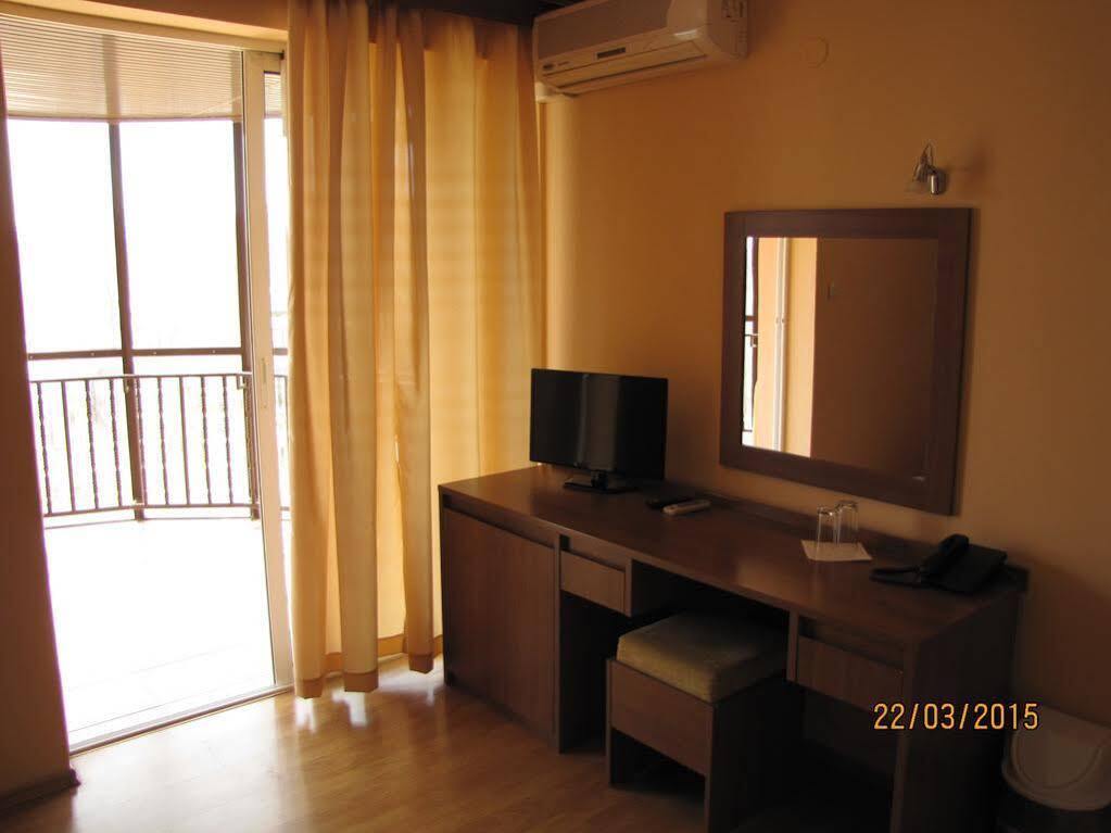 בלצ'יק Paris Hotel מראה חיצוני תמונה